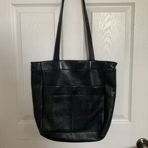 Queros Volare Group Black Shoulder Bag
